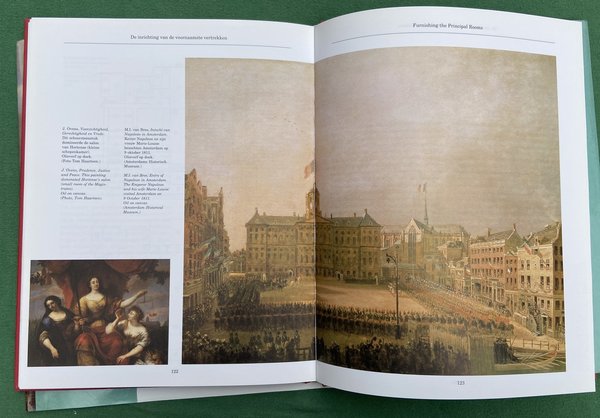 4 boeken uit de paleizenserie: Noordeinde, Huis ten Bosch, Paleis op de Dam, Huis Soestdijk